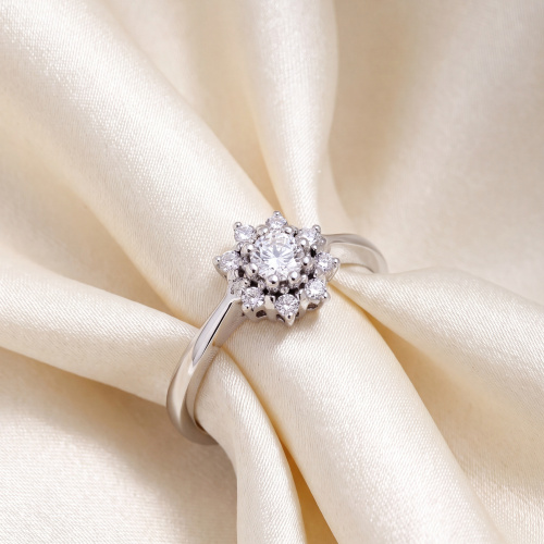 Preview: Damen Ring 925 Sterling Silber rhodiniert mit 9 Zirkonia Silberring
