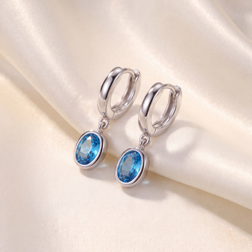 Preview: Creolen 925 Sterling Silber 2 Zirkonia hellblau blau Ohrringe Silbercreolen