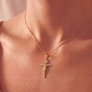 Preview: Anhänger Kreuz 333 Gold Gelbgold Goldkreuz mit Korpus INRI