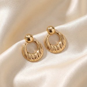 Preview: Ohrstecker 333 Gelbgold mattiert diamantiert