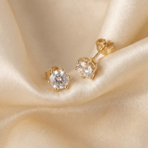 Preview: Ohrstecker Solitär 333 Gelbgold 2 Lab-Grown-Diamanten Brillanten 1,0 ct.