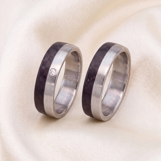 Partner Ring Edelstahl matt mit Carbon 1 Diamant Brillant